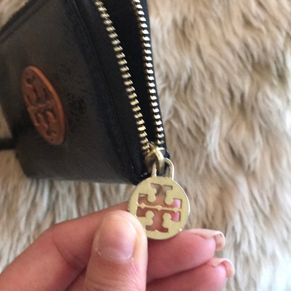 Black Tory Burch Key Chain Wallet - Picture 4 of 8